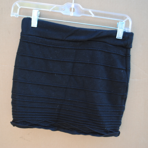 black ripped mini skirt XM - Picture 1 of 2